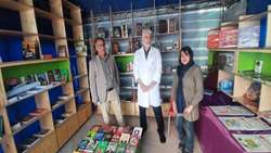 به مناسبت هفته کتاب و کتابخوانی انجام شد ؛ واگذاری محل فروش کتاب بیمارستان به بخش خصوصی و افتتاح کتابخانه توسط رییس بیمارستان به همراه مدیر فرهنگی