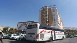 استقرار اتوبوس سیار سازمان انتقال خون در بیمارستان امتیاز و فوریت های جراحی شهید رجایی ..